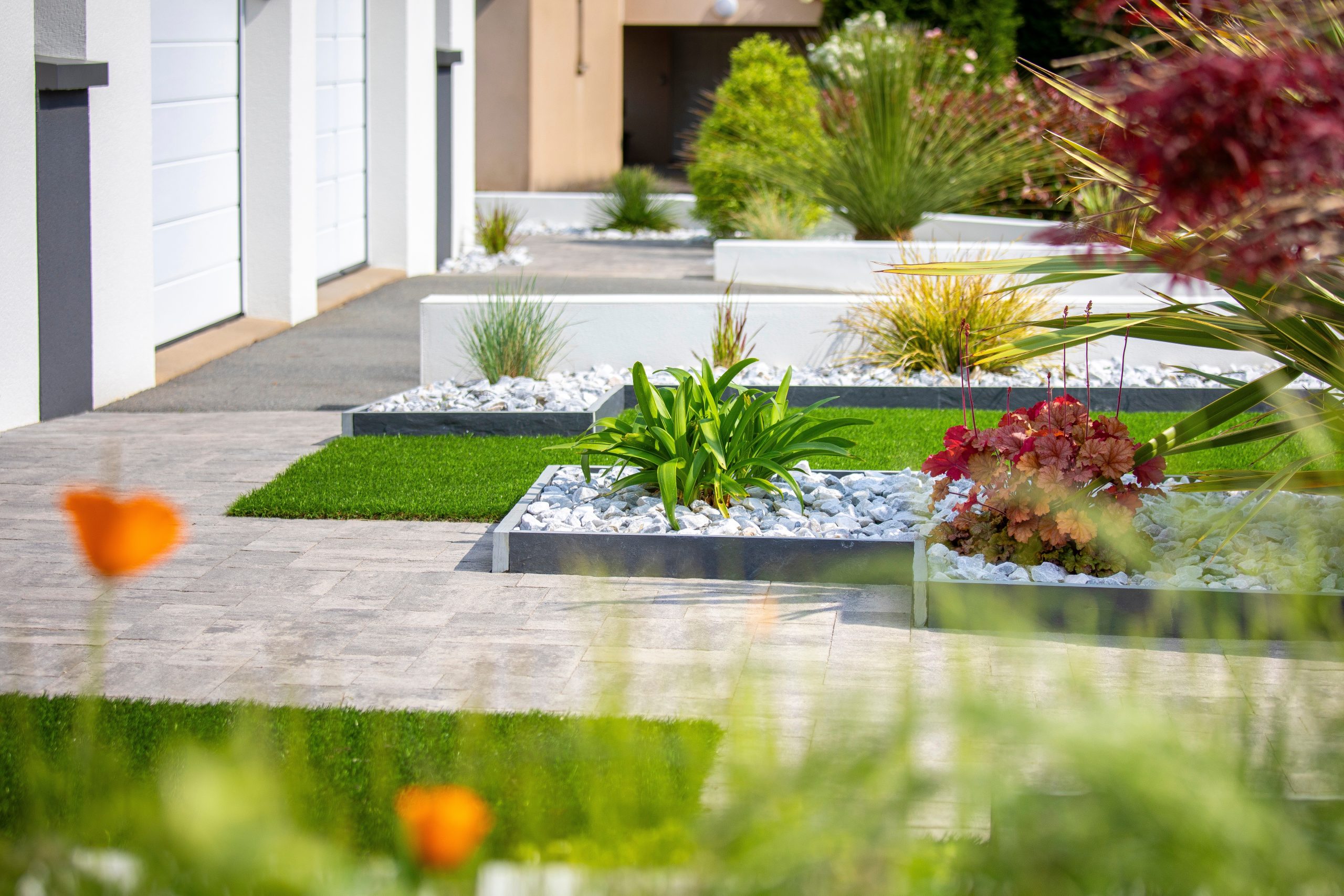 Small,Modern,Garden,And,Flowered,In,Spring.